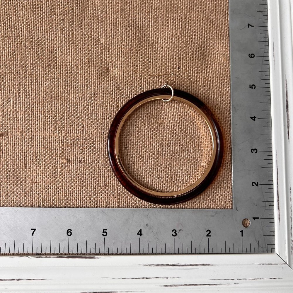 Large gold tone lightweight hoops plastic brown 70s retro statement - Picture 5 of 5